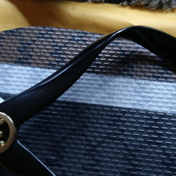 Michael kors flip flops NWOT - Picture 3 of 8